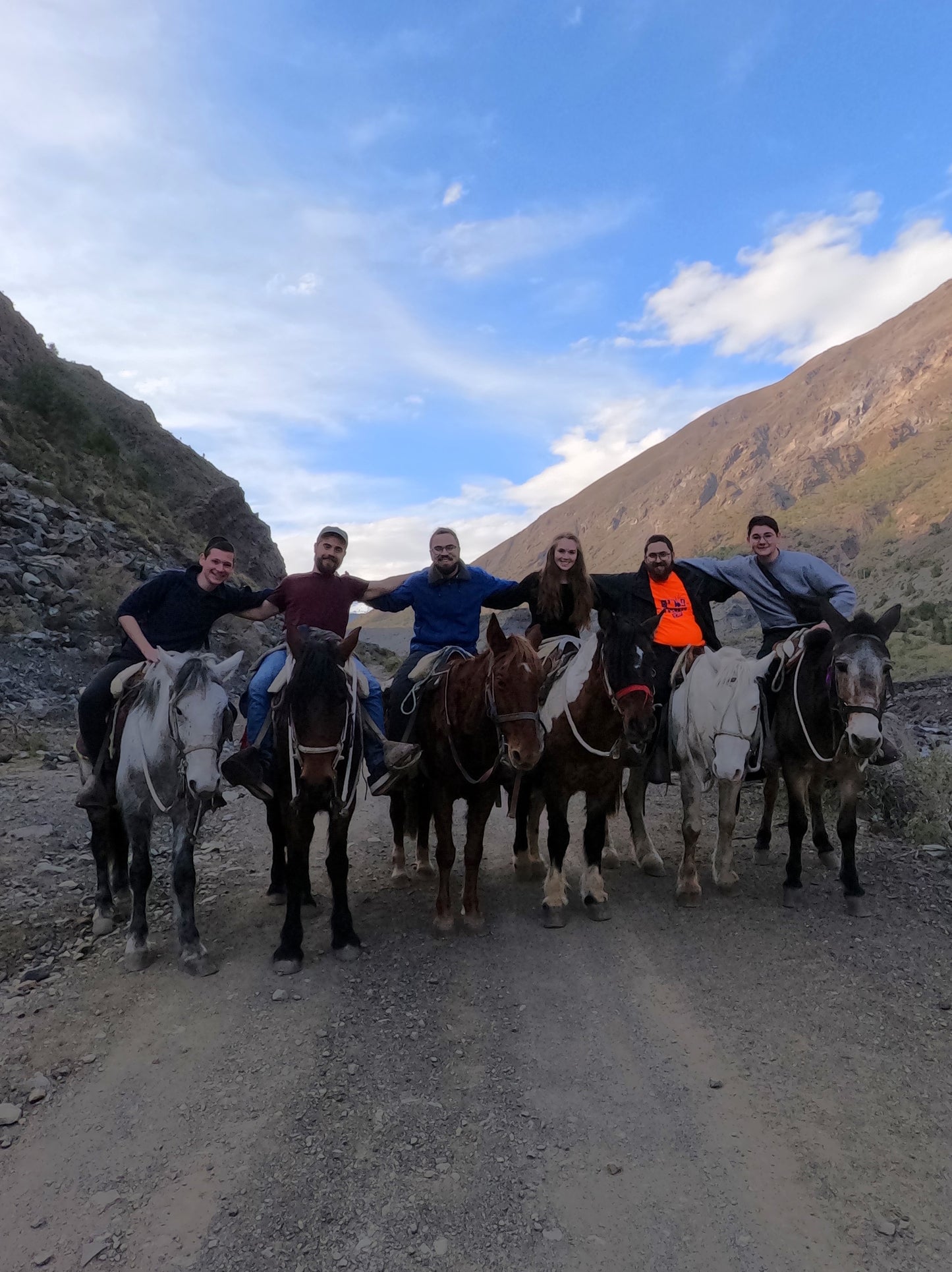 Feel the Magic of the El Yeso River: 3-Hour Horseback Ride, Relaxation and Unforgettable Adventures in Nature.